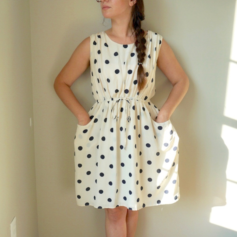 LOFT polka dot dress With pockets !